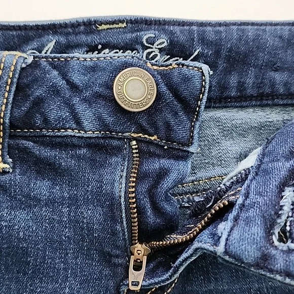 American Eagle Women's Stretch Blue Dark Wash Denim Jean Shorts Size 2 - Picture 5 of 15